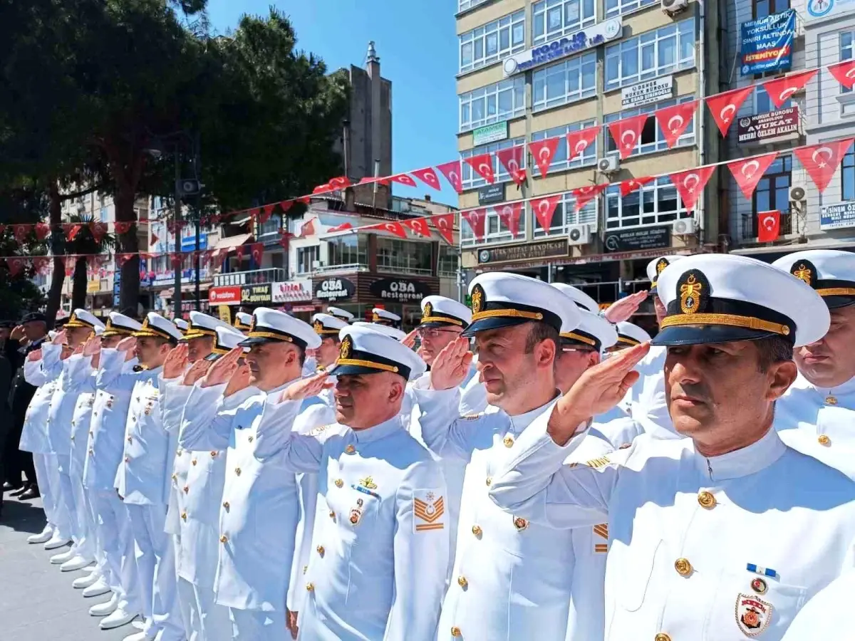 kiyi-guvenlik-komutanliginin-43-kurulus-yil-donumu-merasimle-kutlandi-UzDe2dvk.jpg