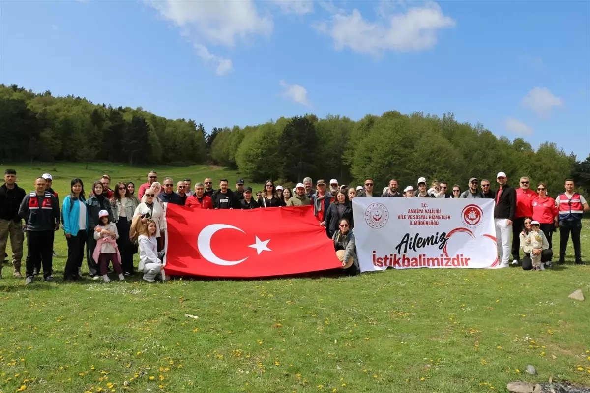 merzifonda-2025-aile-yili-aktiflikleri-kapsaminda-tabiat-yuruyusu-duzenlendi-Ynx8pwcn.jpg