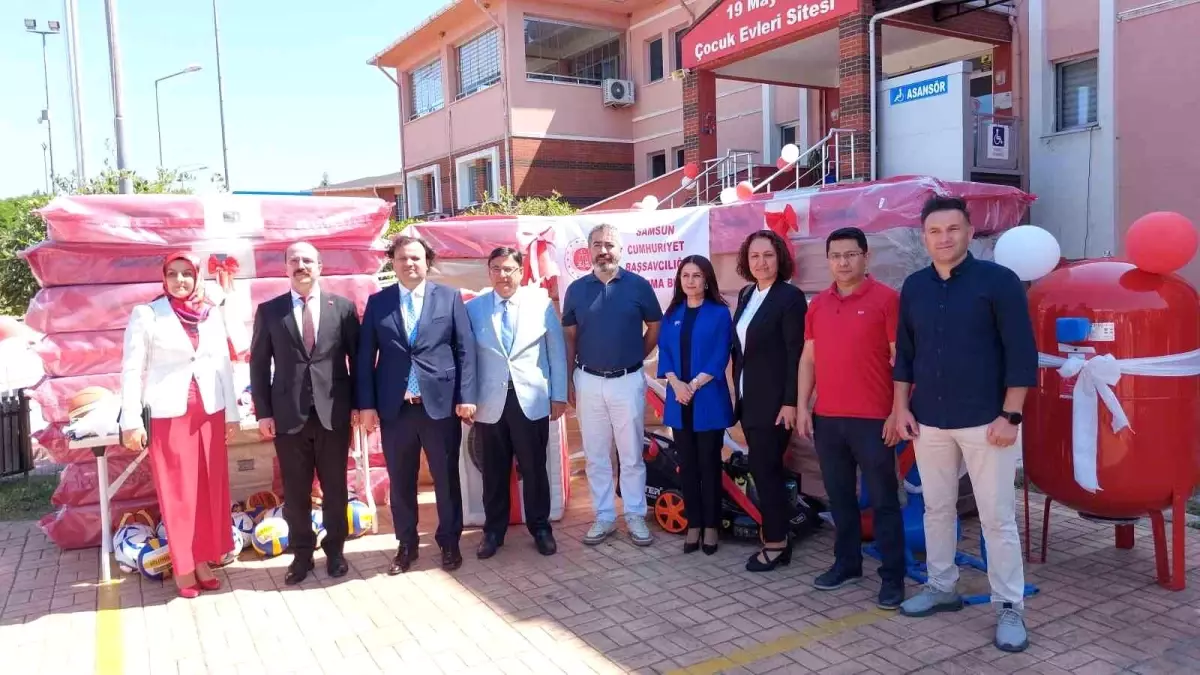 samsunda-cocuk-konutlarina-500-bin-tllik-esya-bagisi-c7ecQ4lf.jpg