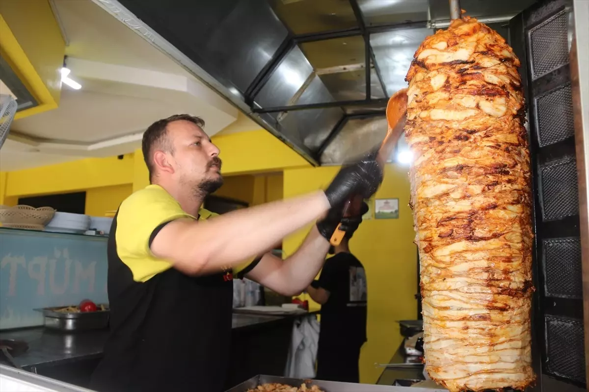 amasyada-doner-ustalari-sicaklarla-gayret-ediyor-jnk1BnmQ.jpg