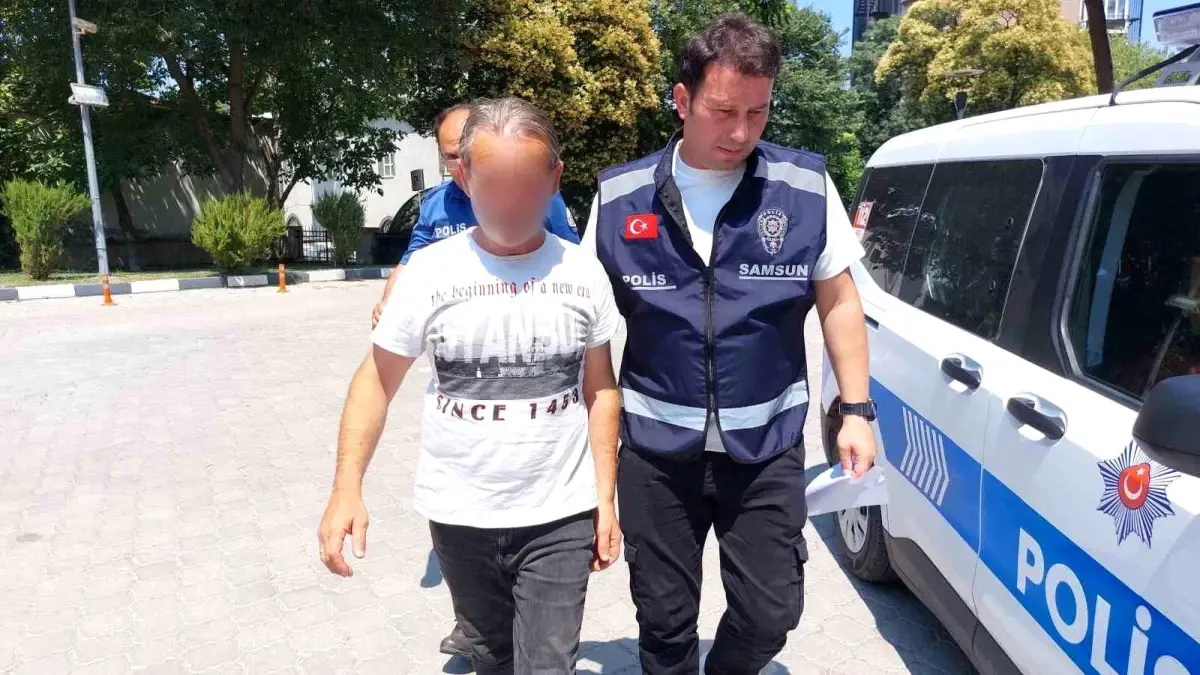 samsunda-park-halindeki-arac-atese-verildi-7t4hgnFC.jpg