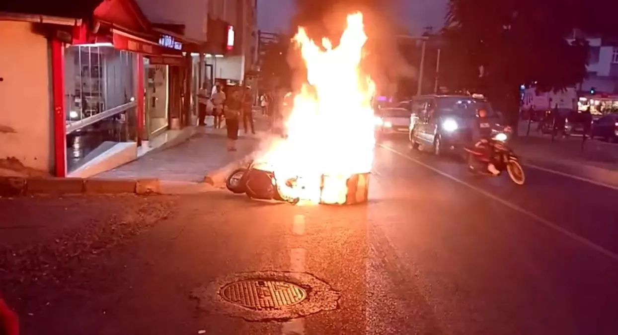 samsunda-seyir-halindeki-motosiklet-alev-alev-yandi-iVWZp5rL.jpg
