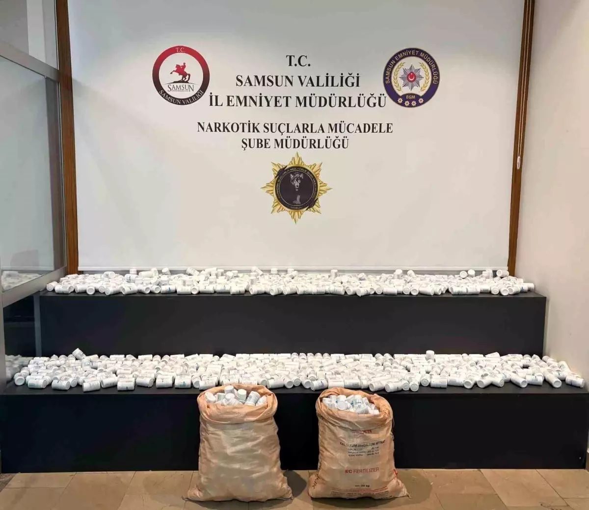 samsunda-uyusturucu-operasyonu-53-bin-872-hap-ele-gecirildi-9pdXSllZ.jpg