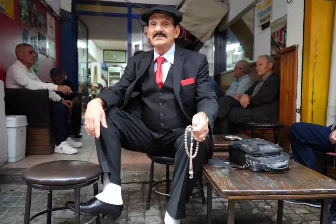 samsunda-50-yildir-kl-sik-giysileriyle-dikkat-ceken-yakup-korkmaz-6TG8Tfmy.jpg