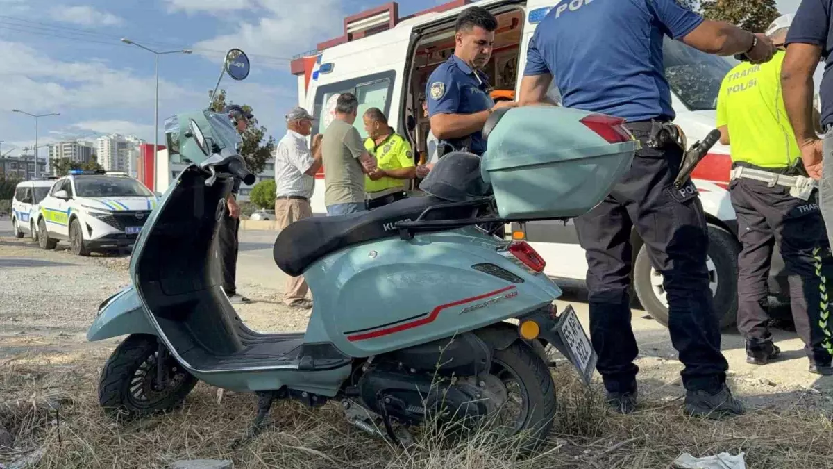 samsunda-motosiklet-ile-araba-carpisti-1-yarali-tFSe5IyR.jpg