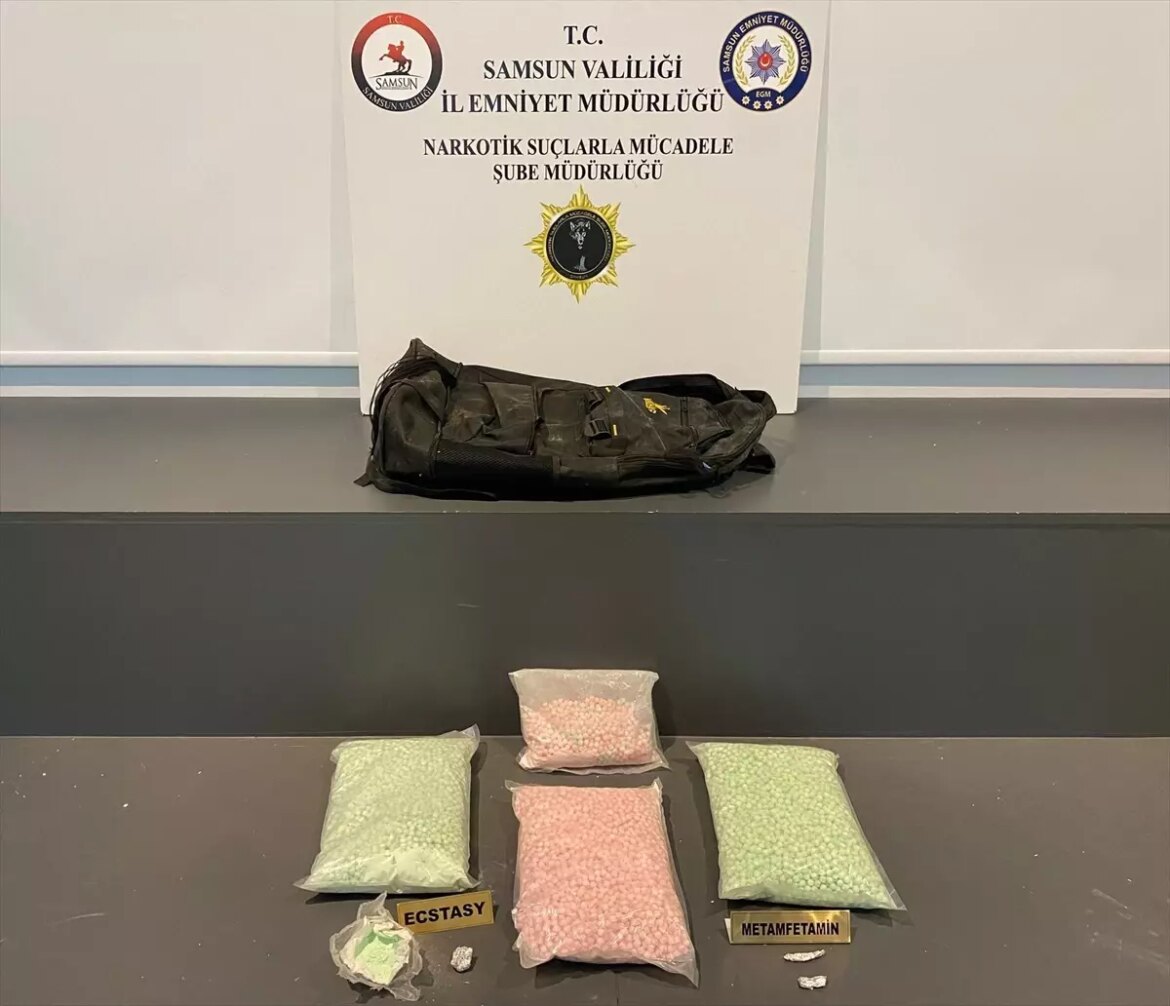 samsunda-uyusturucu-operasyonu-3-kisi-yakalandi-QH7qxvTv.jpg